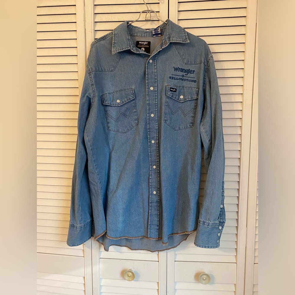 Wrangler x Yellowstone Denim Shirt Embroidered Mens Large Western Festival Rodeo